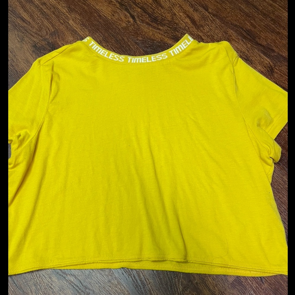 Forever 21 timeless cropped t-shirt!!